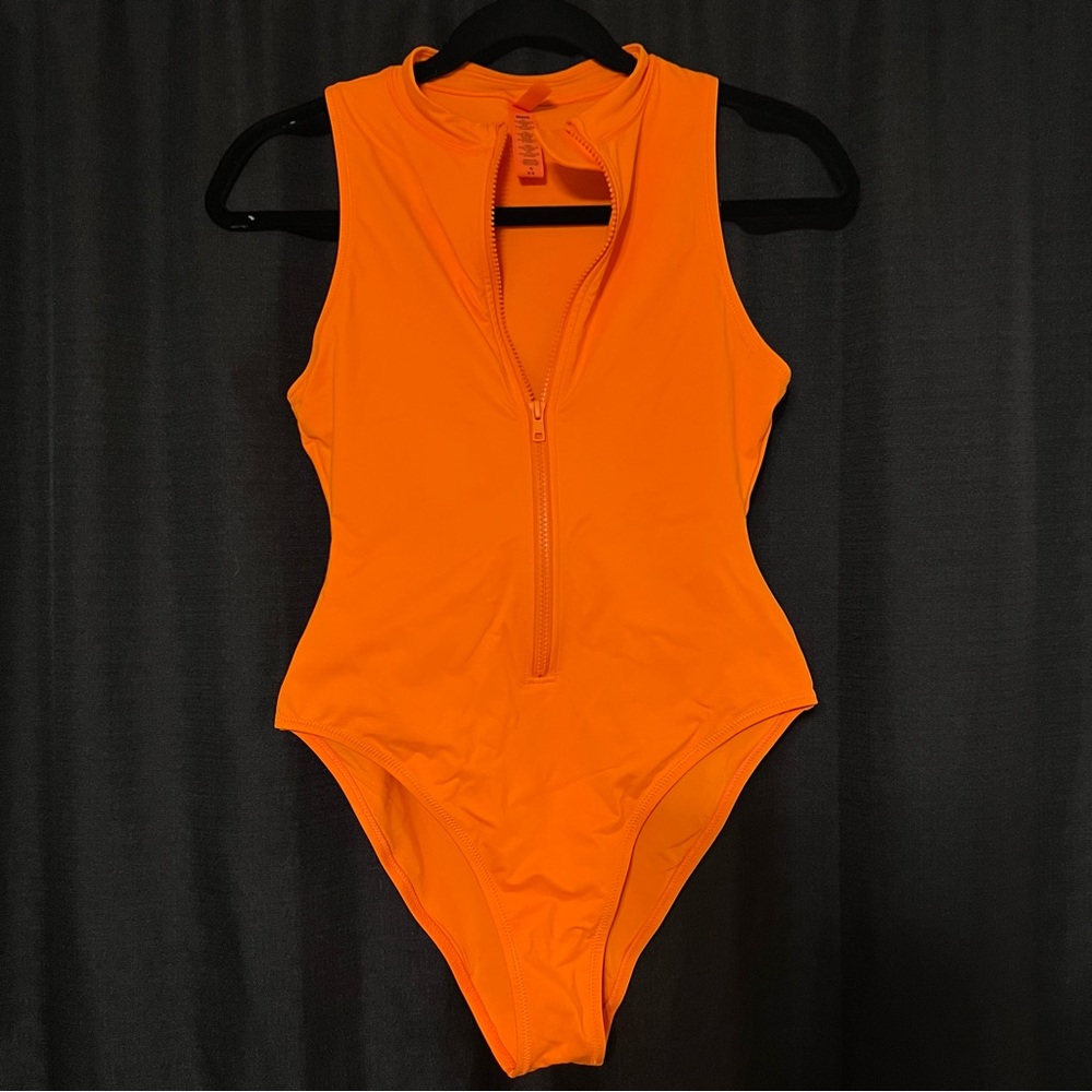 SKIMS SWIM ZIP FRONT SLEEVELESS ONE PIECE | ORANGE - ORANGE / M x 1